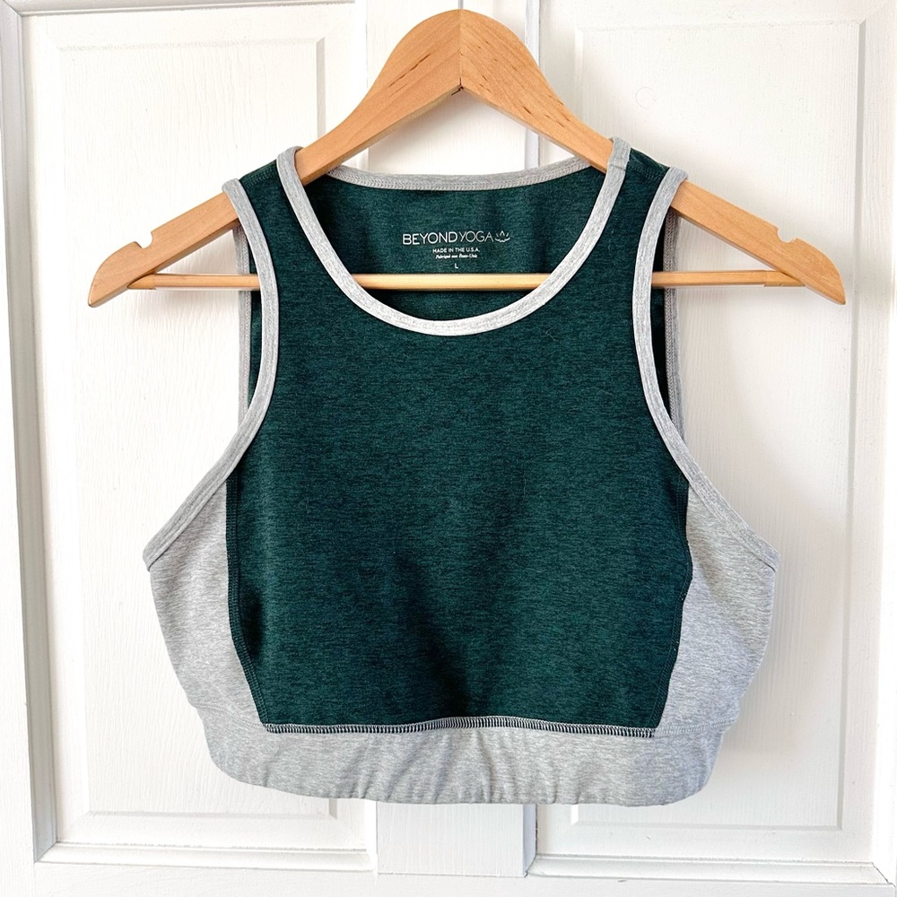 Beyond Yoga Dark Green and Light Gray Cropped Sports Bra